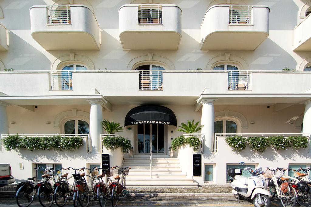 Terrazza Marconi Hotel&Spamarine سينِغاليا المظهر الخارجي الصورة