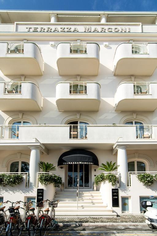 Terrazza Marconi Hotel&Spamarine سينِغاليا المظهر الخارجي الصورة
