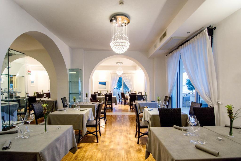 Terrazza Marconi Hotel&Spamarine سينِغاليا المظهر الخارجي الصورة