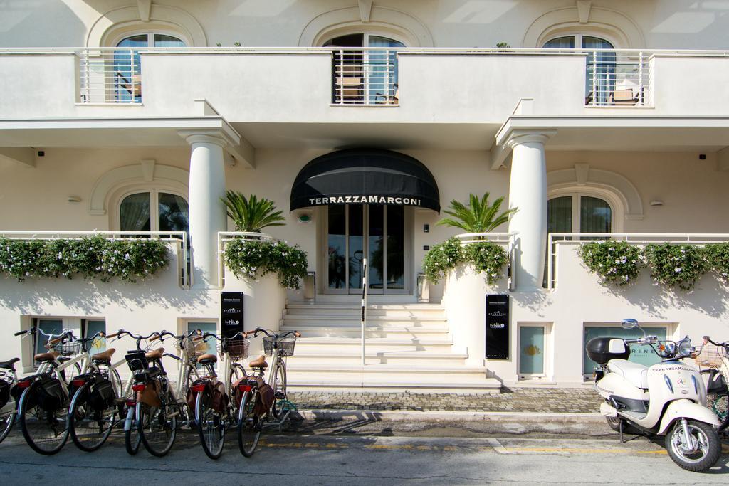 Terrazza Marconi Hotel&Spamarine سينِغاليا المظهر الخارجي الصورة