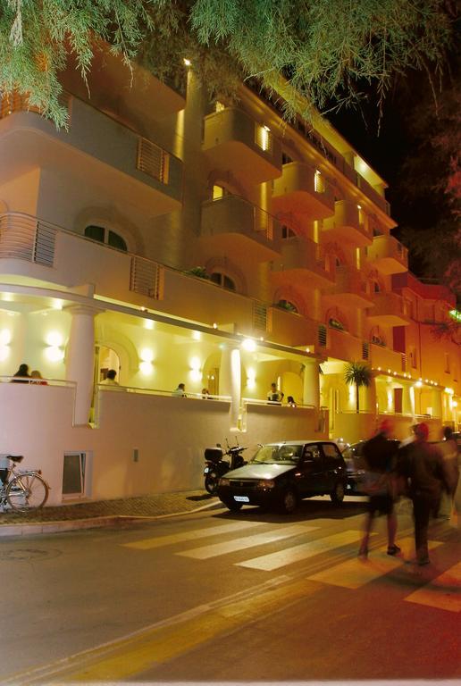 Terrazza Marconi Hotel&Spamarine سينِغاليا المظهر الخارجي الصورة