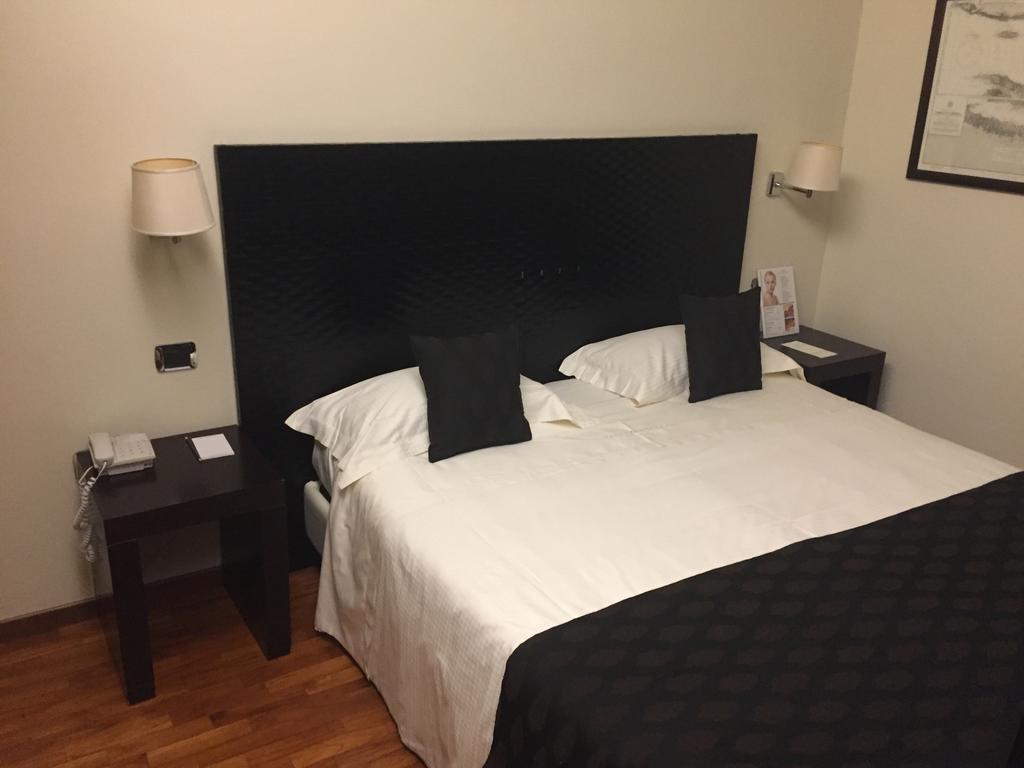 Terrazza Marconi Hotel&Spamarine سينِغاليا المظهر الخارجي الصورة