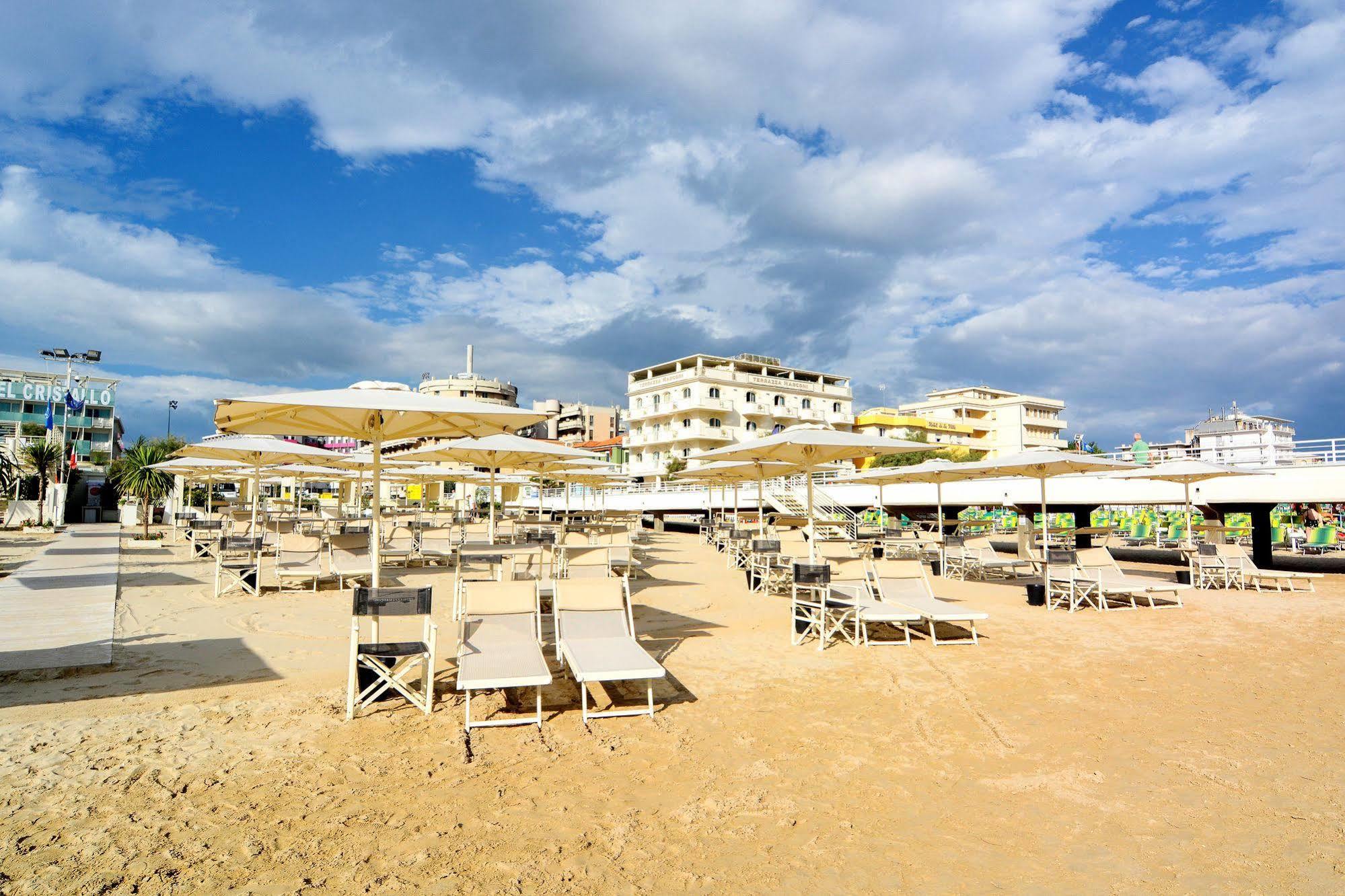 Terrazza Marconi Hotel&Spamarine سينِغاليا المظهر الخارجي الصورة