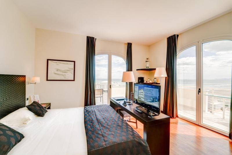 Terrazza Marconi Hotel&Spamarine سينِغاليا المظهر الخارجي الصورة
