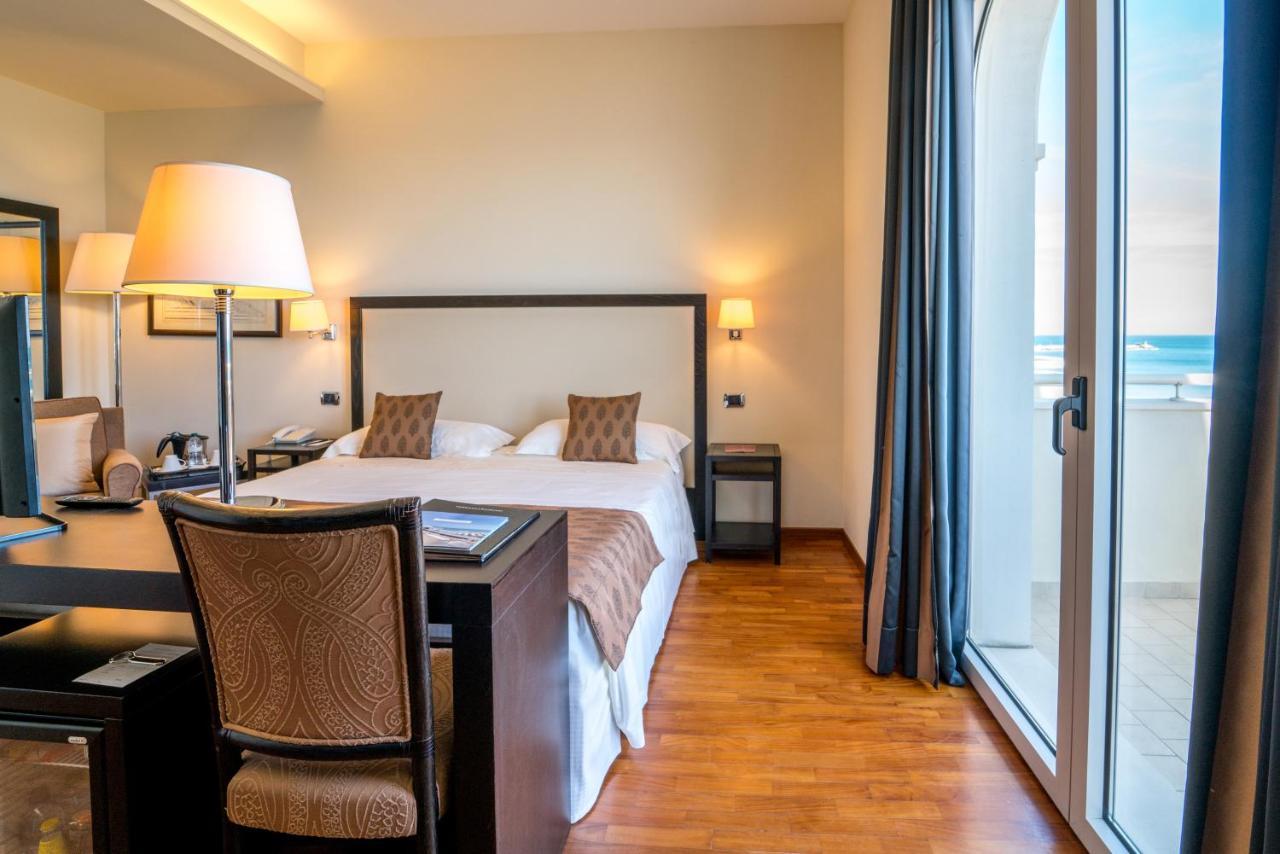 Terrazza Marconi Hotel&Spamarine سينِغاليا المظهر الخارجي الصورة