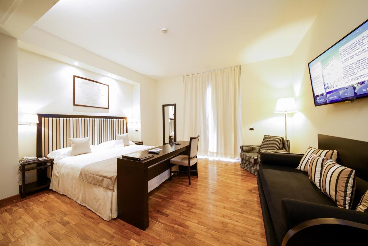 Terrazza Marconi Hotel&Spamarine سينِغاليا المظهر الخارجي الصورة