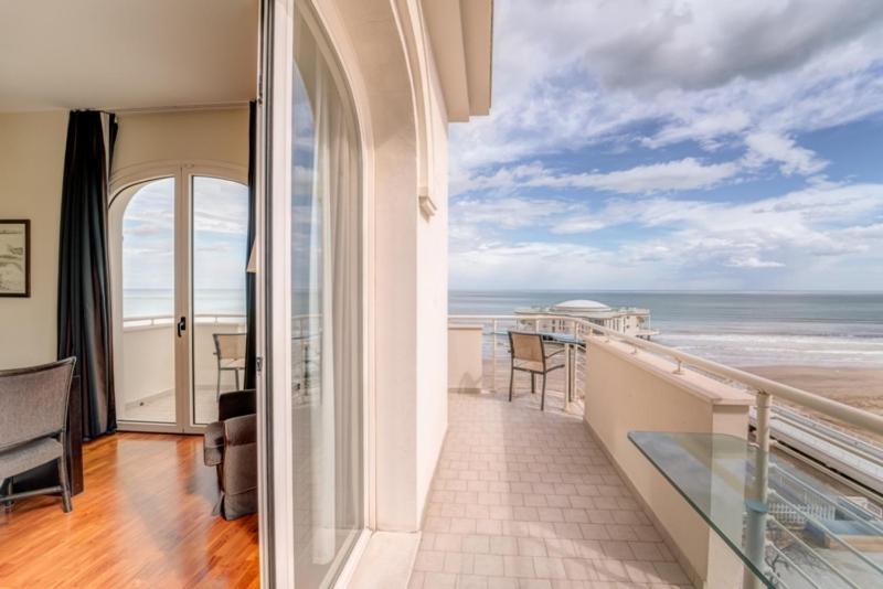 Terrazza Marconi Hotel&Spamarine سينِغاليا المظهر الخارجي الصورة