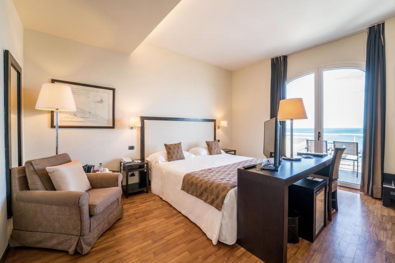 Terrazza Marconi Hotel&Spamarine سينِغاليا المظهر الخارجي الصورة