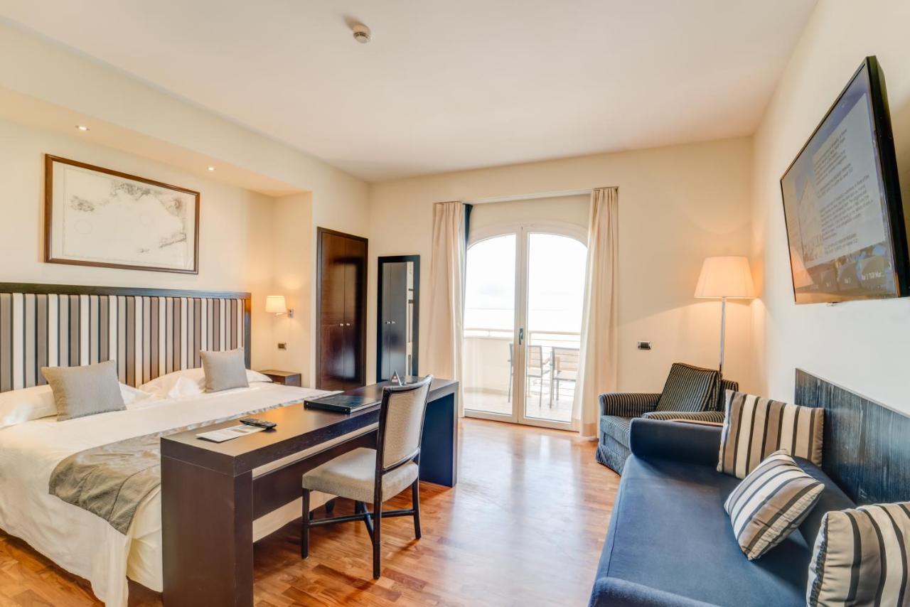 Terrazza Marconi Hotel&Spamarine سينِغاليا المظهر الخارجي الصورة